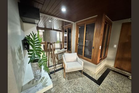 Apartamento à venda com 111m², 2 quartos e 2 vagasÁrea externa