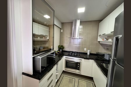Apartamento à venda com 111m², 2 quartos e 2 vagasCozinha