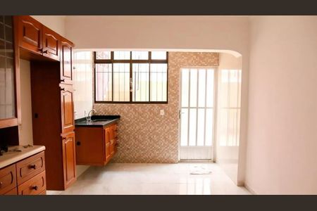 Casa à venda com 4 quartos, 140m² em Jardim Satelite, São Paulo