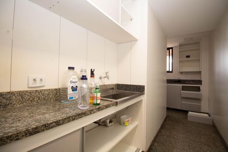Apartamento para alugar com 160m², 2 quartos e sem vagaCozinha e Área de Serviço