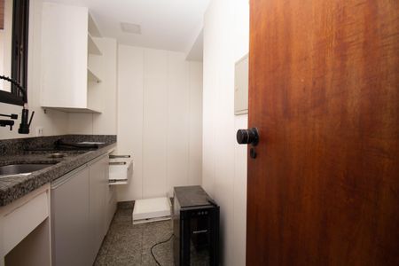 Apartamento para alugar com 160m², 2 quartos e sem vagaCozinha e Área de Serviço