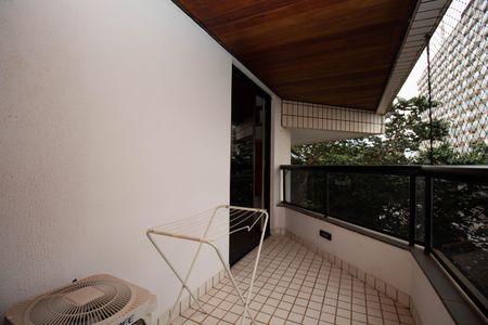 Apartamento para alugar com 160m², 2 quartos e sem vagaSacada da Suíte