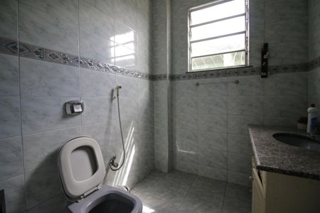 Casa à venda com 142m², 4 quartos e 1 vaga banheiro 2