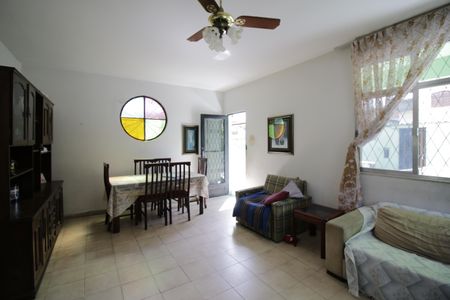 Sala de casa à venda com 4 quartos, 142m² em Taquara, Rio de Janeiro