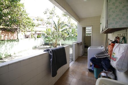 Casa à venda com 142m², 4 quartos e 1 vagaÁrea de Serviço