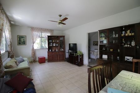 Sala de casa à venda com 4 quartos, 142m² em Taquara, Rio de Janeiro