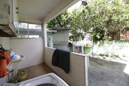 Casa à venda com 142m², 4 quartos e 1 vagaÁrea de Serviço