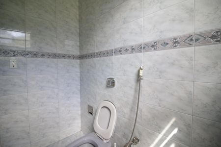 Casa à venda com 142m², 4 quartos e 1 vaga banheiro 2