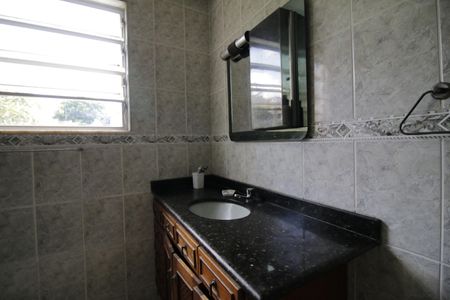 Casa à venda com 142m², 4 quartos e 1 vagaBanheiro