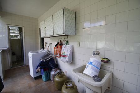 Casa à venda com 142m², 4 quartos e 1 vagaÁrea de Serviço