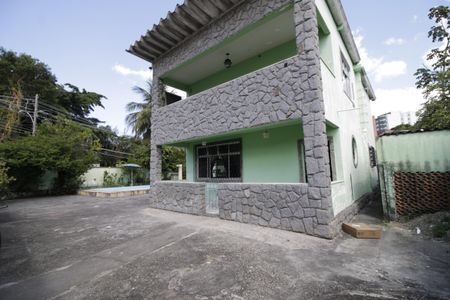 Casa à venda com 142m², 4 quartos e 1 vagaQuintal