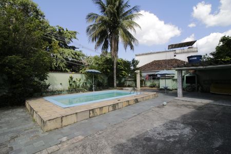 Casa à venda com 142m², 4 quartos e 1 vagaQuintal