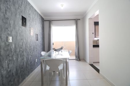 Sala de apartamento para alugar com 2 quartos, 80m² em Santa Mônica, Uberlândia