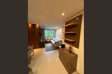 Apartamento para alugar com 67m², 2 quartos e 1 vagaSala