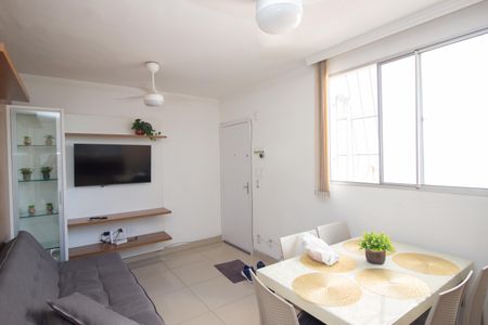 Sala de apartamento à venda com 2 quartos, 45m² em Morro do Confisco, Contagem