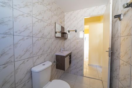 Banheiro social de casa para alugar com 1 quarto, 100m² em Vila Silvia, São Paulo