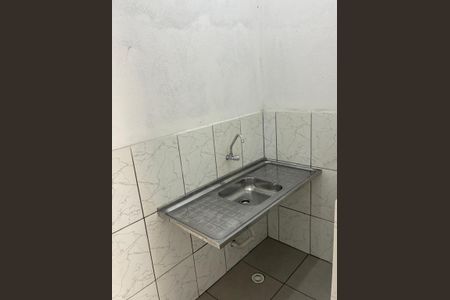 Cozinha de kitnet/studio para alugar com 1 quarto, 20m² em Jardim Maia, São Paulo