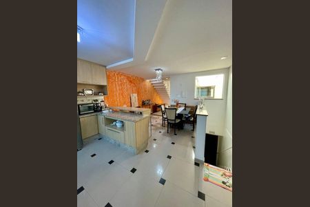 Casa à venda com 125m², 3 quartos e 6 vagas