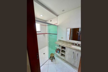 Casa à venda com 125m², 3 quartos e 6 vagas