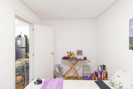 Quarto 1 de apartamento para alugar com 2 quartos, 36m² em Chacara Santa Lucia, Carapicuíba