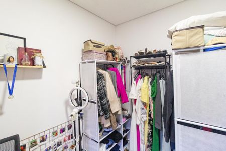 Quarto 2 de apartamento para alugar com 2 quartos, 36m² em Chacara Santa Lucia, Carapicuíba