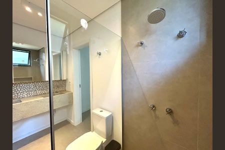 Casa para alugar com 780m², 8 quartos e 4 vagasBanheiro 