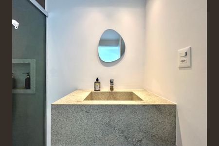 Casa para alugar com 780m², 8 quartos e 4 vagasBanheiro suíte 