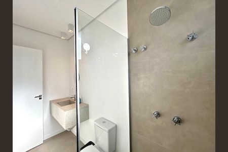 Casa para alugar com 780m², 8 quartos e 4 vagasBanheiro 