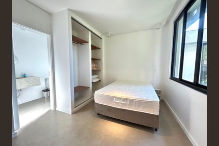 Casa para alugar com 780m², 8 quartos e 4 vagasSuíte 2