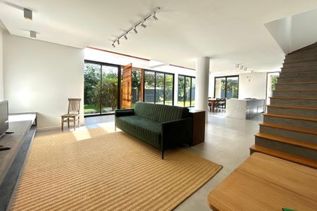 Sala  de casa para alugar com 8 quartos, 780m² em Campeche Leste, Florianópolis