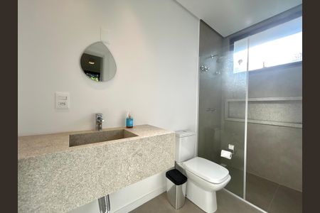 Casa para alugar com 780m², 8 quartos e 4 vagasBanheiro suíte 