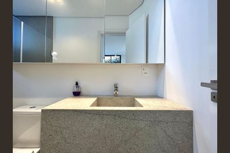 Casa para alugar com 780m², 8 quartos e 4 vagasBanheiro suíte 