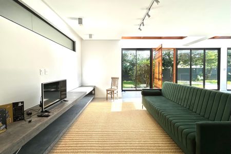 Sala  de casa para alugar com 8 quartos, 780m² em Campeche Leste, Florianópolis