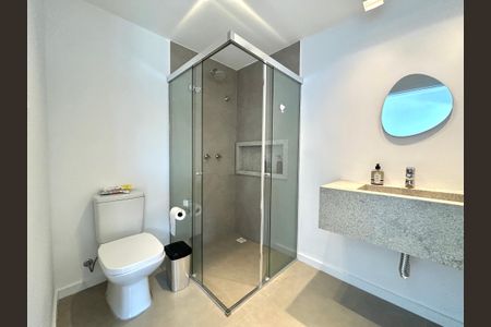 Casa para alugar com 780m², 8 quartos e 4 vagasBanheiro suíte 