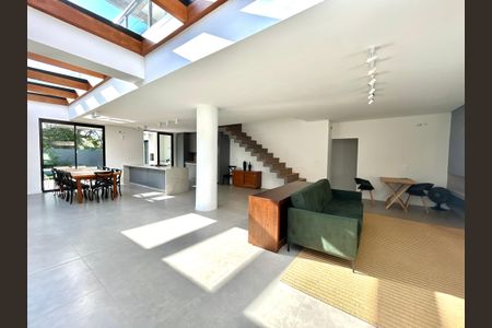 Sala  de casa para alugar com 8 quartos, 780m² em Campeche Leste, Florianópolis