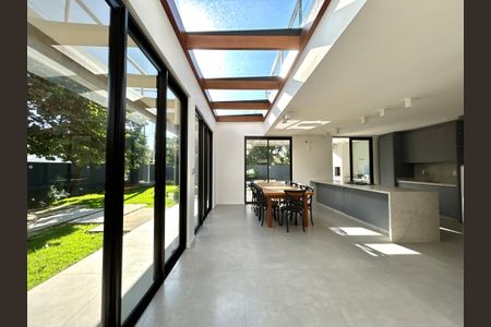 Sala  de casa para alugar com 8 quartos, 780m² em Campeche Leste, Florianópolis