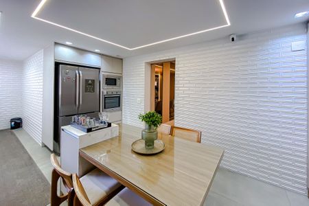 Apartamento à venda com 250m², 5 quartos e 3 vagas Apartamento à venda com 250m², 5 quartos e 3 vagasCozinha
