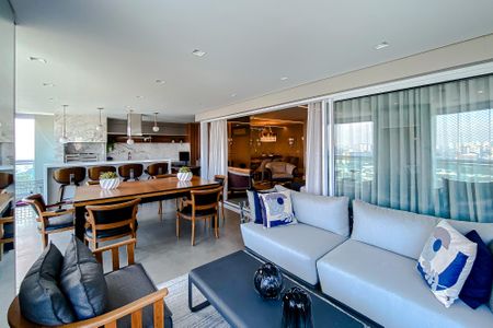Apartamento à venda com 250m², 5 quartos e 3 vagas Apartamento à venda com 250m², 5 quartos e 3 vagasVaranda da Sala