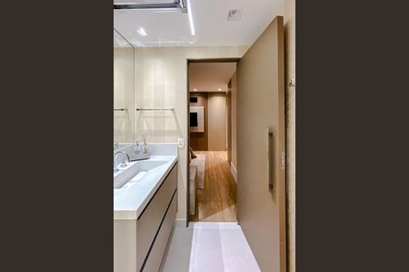Apartamento à venda com 250m², 5 quartos e 3 vagas Apartamento à venda com 250m², 5 quartos e 3 vagasBanheiro da Suíte