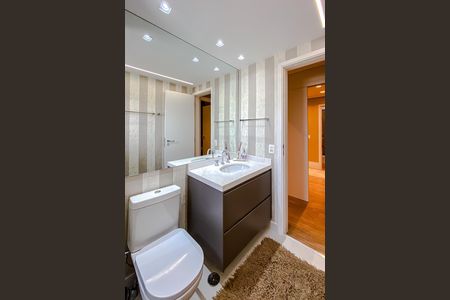 Apartamento à venda com 250m², 5 quartos e 3 vagas Apartamento à venda com 250m², 5 quartos e 3 vagasBanheiro
