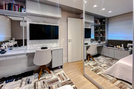 Apartamento à venda com 250m², 5 quartos e 3 vagas Apartamento à venda com 250m², 5 quartos e 3 vagasQuarto 2 - Suíte