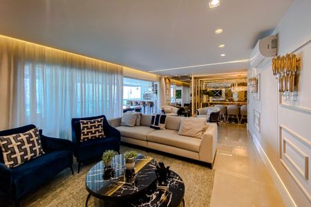 Apartamento à venda com 250m², 5 quartos e 3 vagas Apartamento à venda com 250m², 5 quartos e 3 vagasSala