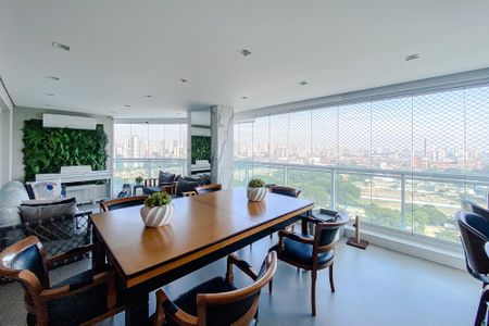Apartamento à venda com 250m², 5 quartos e 3 vagas Apartamento à venda com 250m², 5 quartos e 3 vagasVaranda da Sala