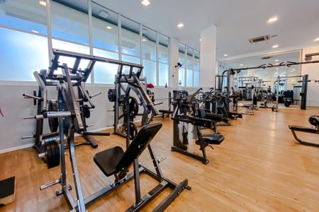 Apartamento à venda com 250m², 5 quartos e 3 vagas Apartamento à venda com 250m², 5 quartos e 3 vagasÁrea comum - Academia