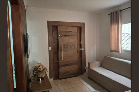 Casa à venda com 81m², 2 quartos e 2 vagas