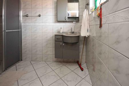 Casa para alugar com 230m², 5 quartos e 4 vagasBanheiro