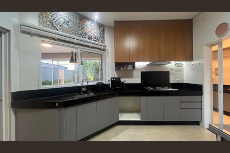 Casa de condomínio à venda com 259m², 3 quartos e 4 vagasFoto 54