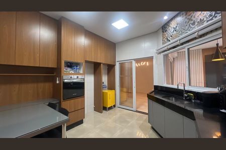 Casa de condomínio à venda com 259m², 3 quartos e 4 vagasFoto 50