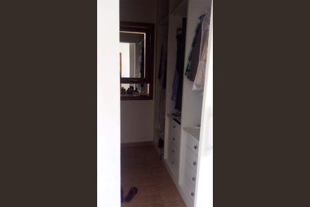 Quarto de casa à venda com 3 quartos, 360m² em Bussocaba, Osasco