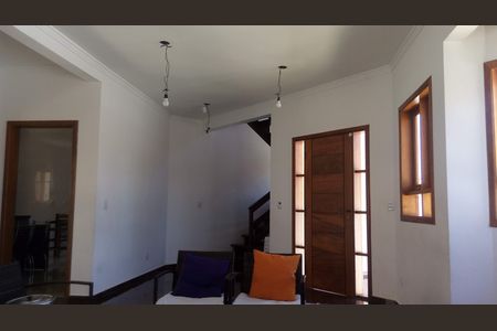Sala de casa à venda com 3 quartos, 360m² em Bussocaba, Osasco